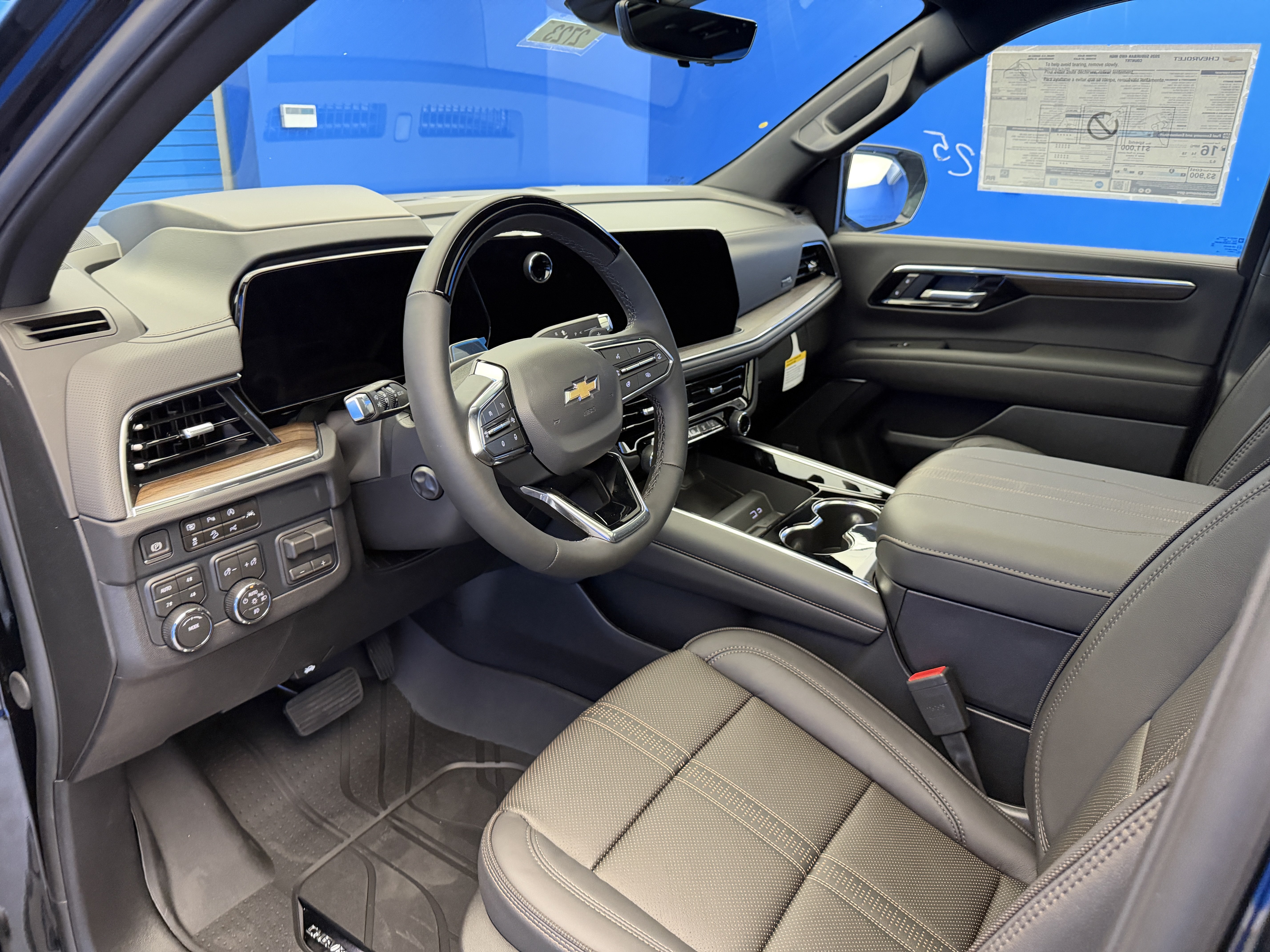 2026 Chevrolet Suburban High Country - Photo 13