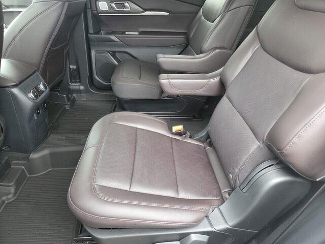 New 2026 Star White Metallic Tri-Coat Ford Platinum™ image 26