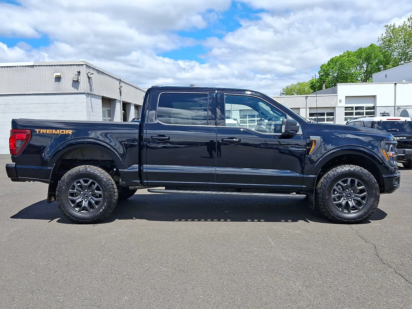 Used 2026 Agate Black Ford Tremor image 7
