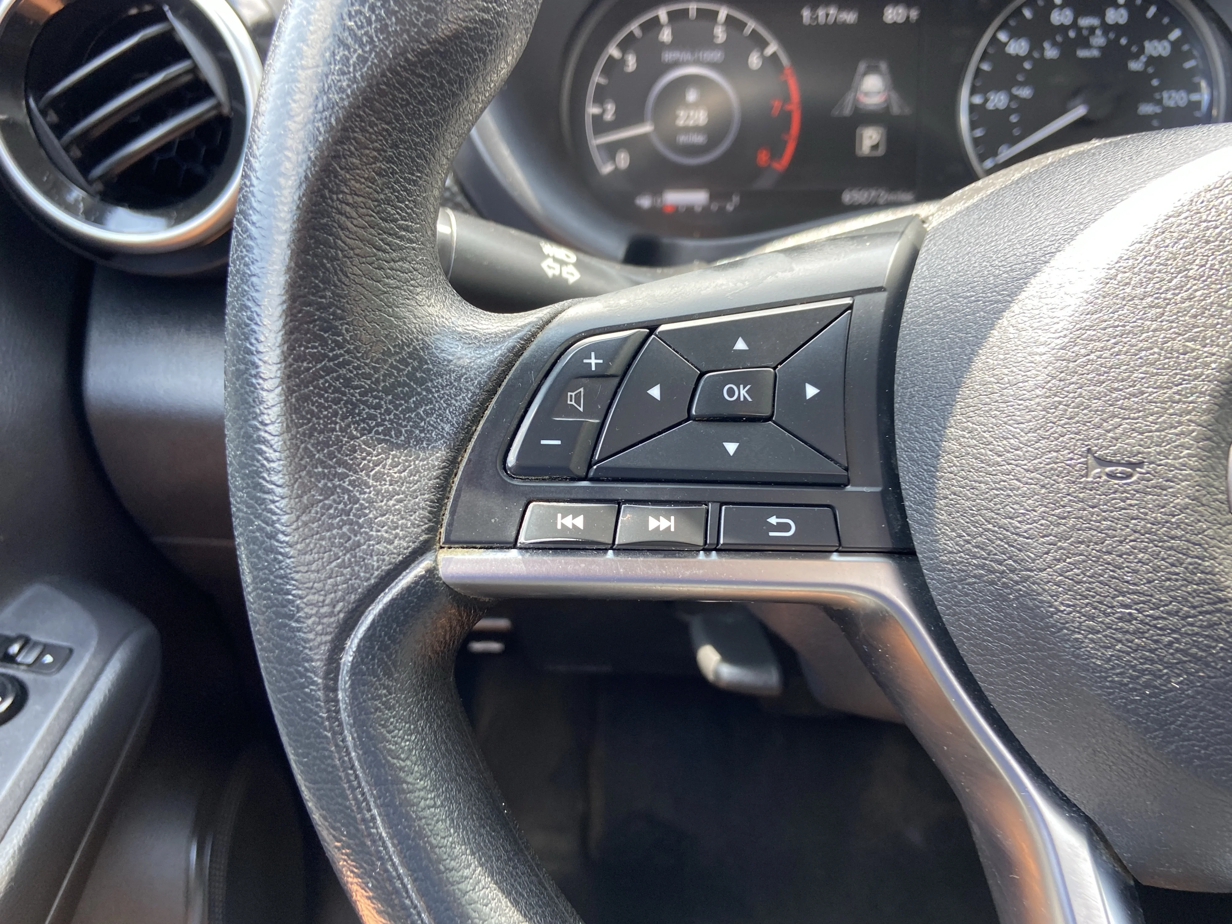 2023 Nissan Kicks SV - Photo 17
