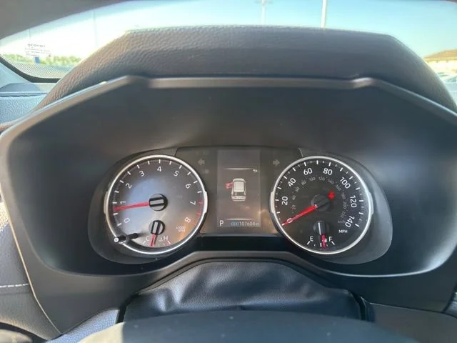 2019 Toyota RAV4 LE - Photo 19