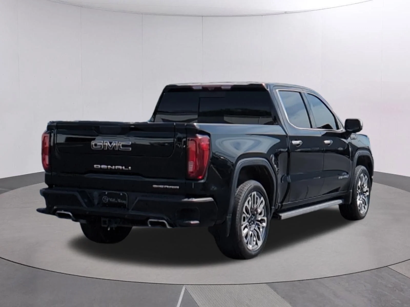 Used 2023 Onyx Black GMC Denali Ultimate image 7