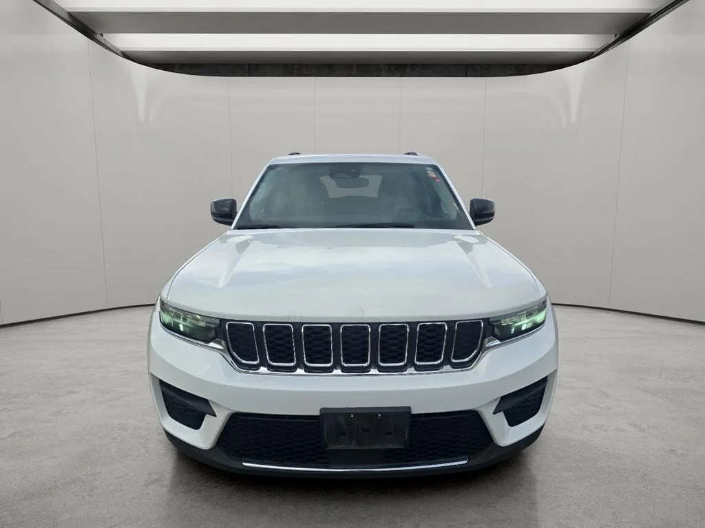 Used 2024 Bright White Clearcoat Jeep Laredo image 8