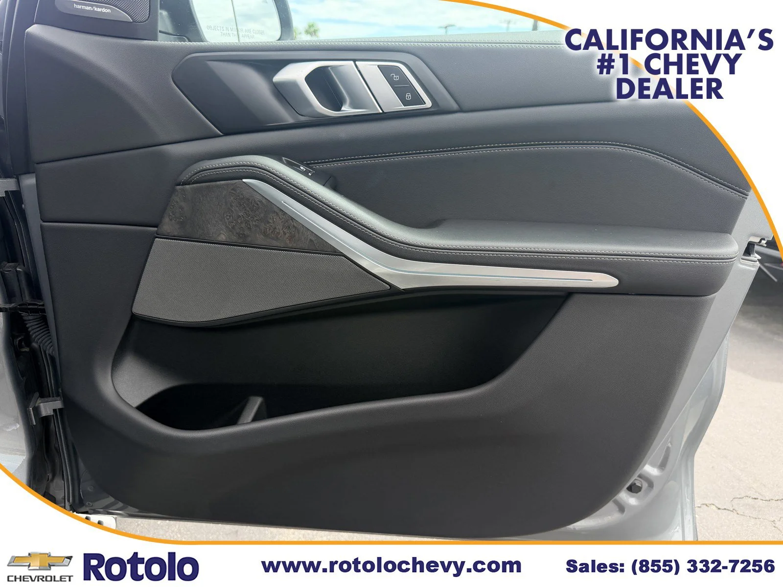 Used 2025 Gray BMW xDrive50e image 9