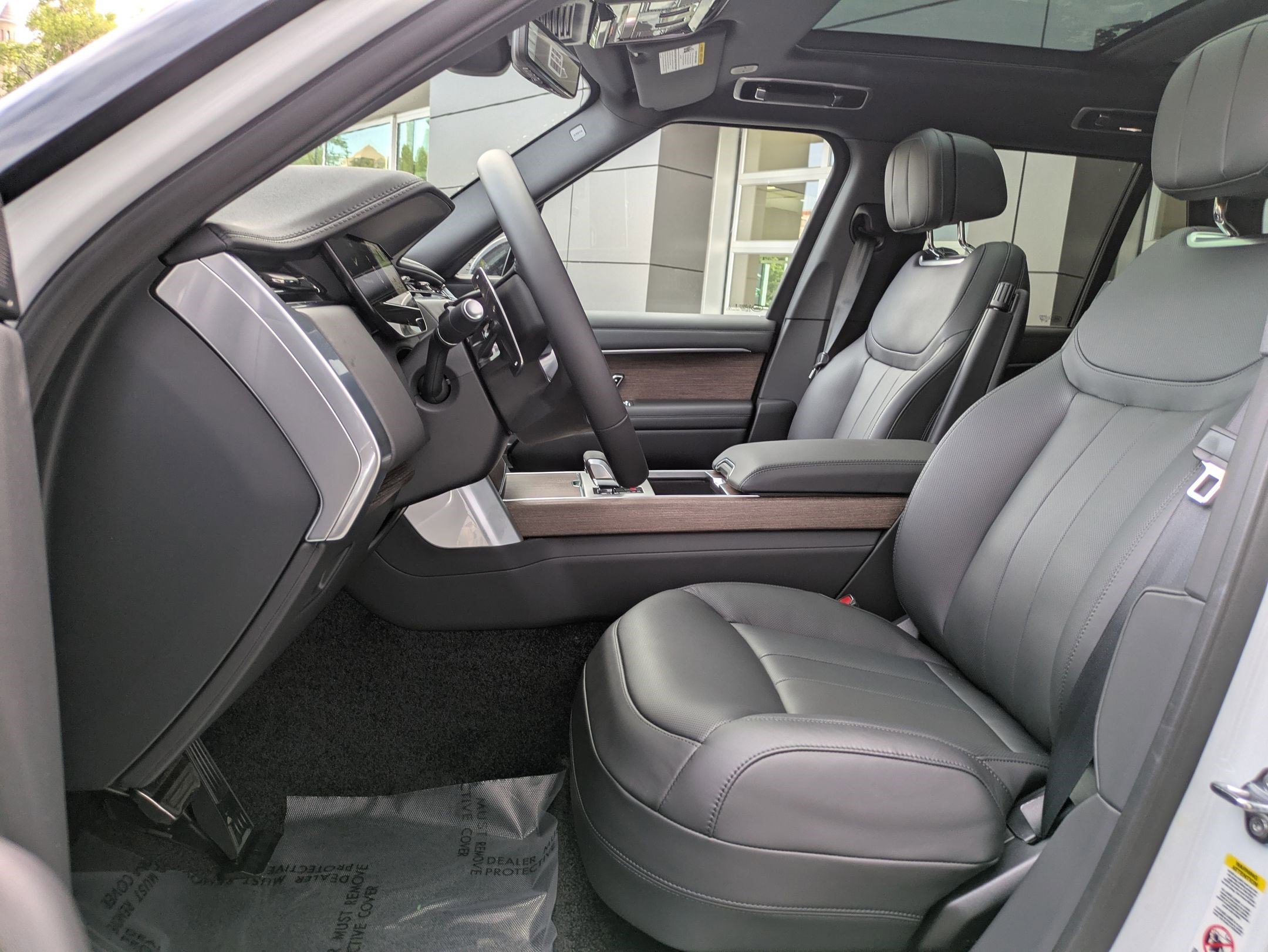 2025 Land Rover Range Rover SE - Photo 20