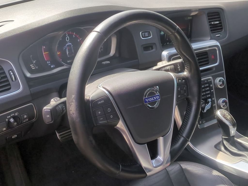 Used 2016 Gray Volvo T5 image 14