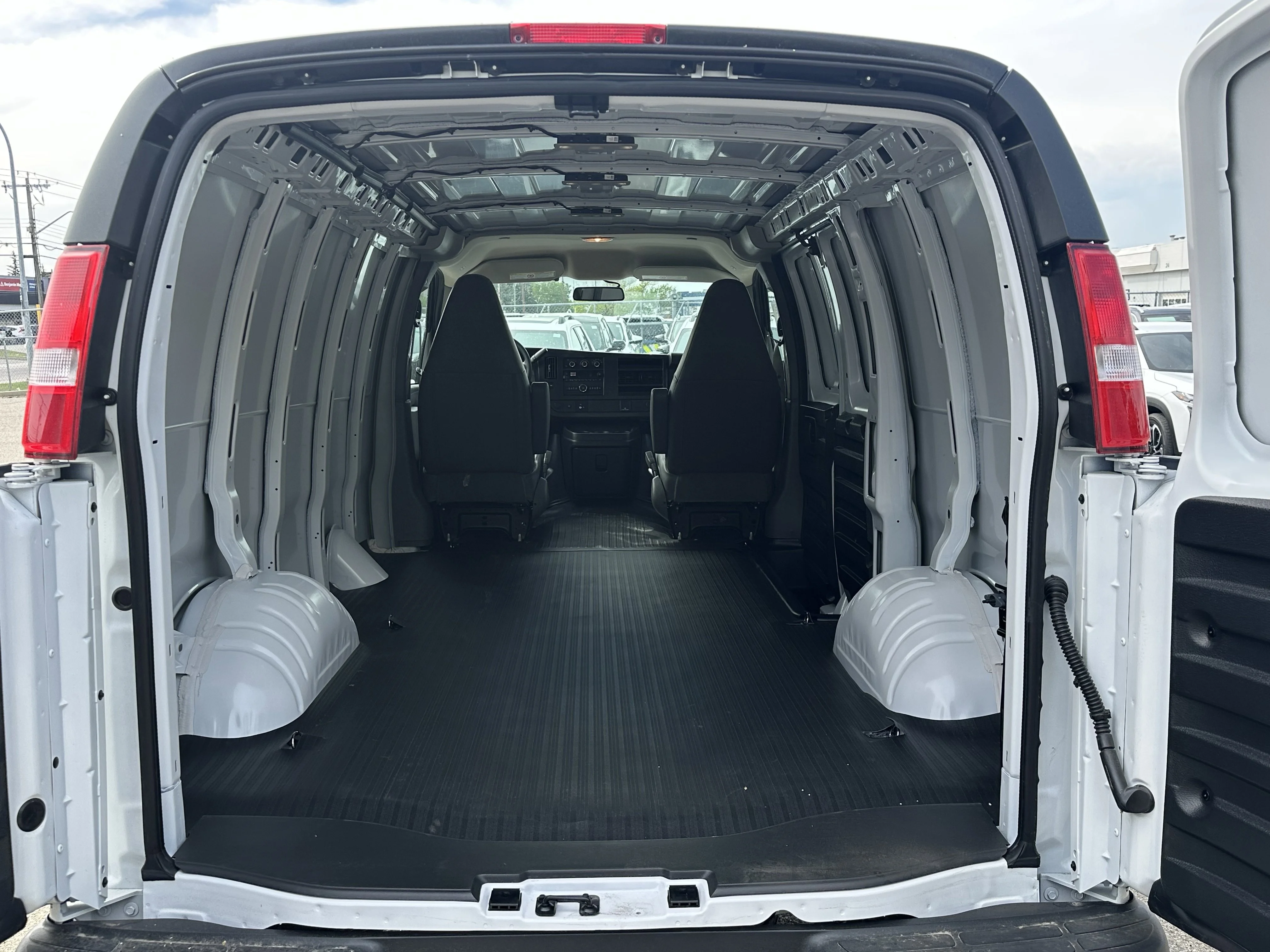 New 2026 Summit White Chevrolet RWD 3500 135 image 8