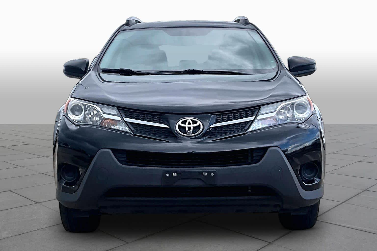 Used 2015 Black Toyota LE image 4