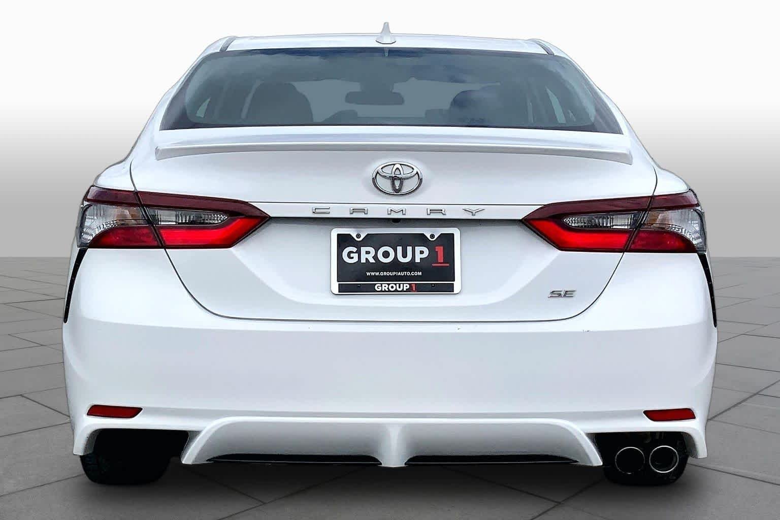 Used 2024 Ice Cap Toyota SE image 5
