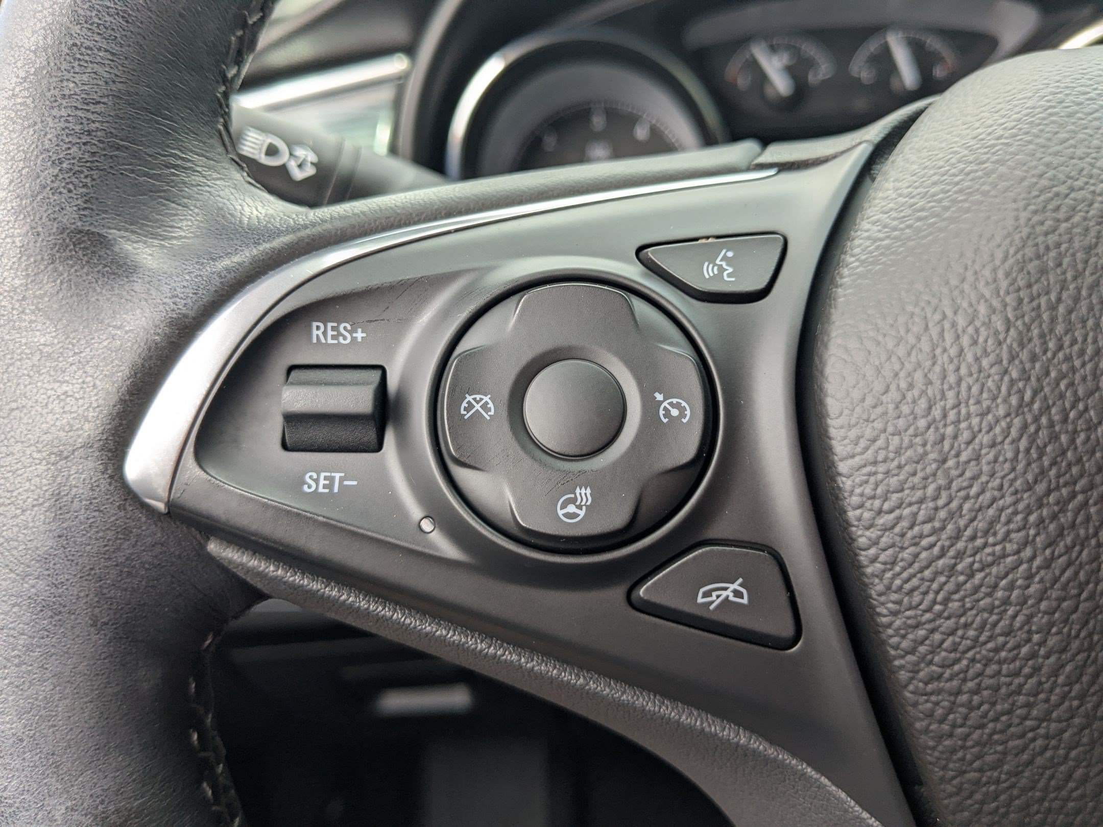 Certified Used 2020 SATIN STEEL METALLIC Buick Essence image 18