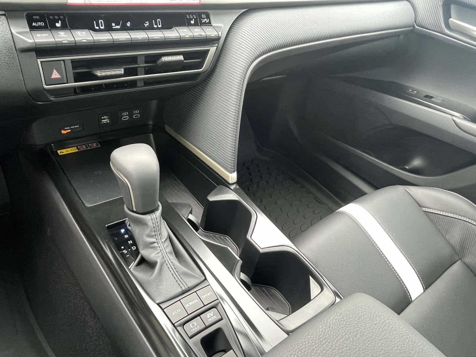 New 2026 Reservoir Blue Toyota SE image 25