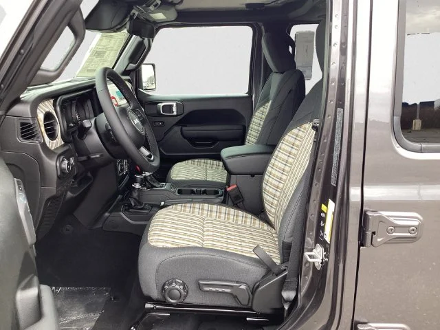 New 2026 Crystal Metallic Jeep 4-DOOR 85TH ANNIVERSARY EDITION image 10