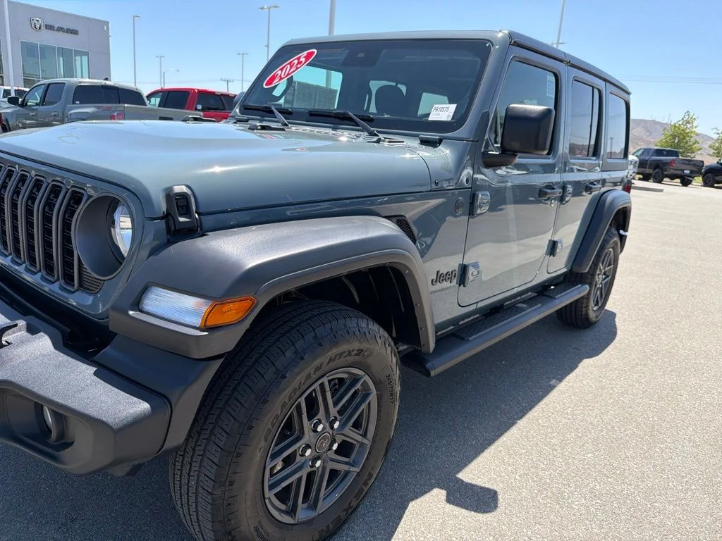 Used 2025 Gray Jeep Sport S image 10