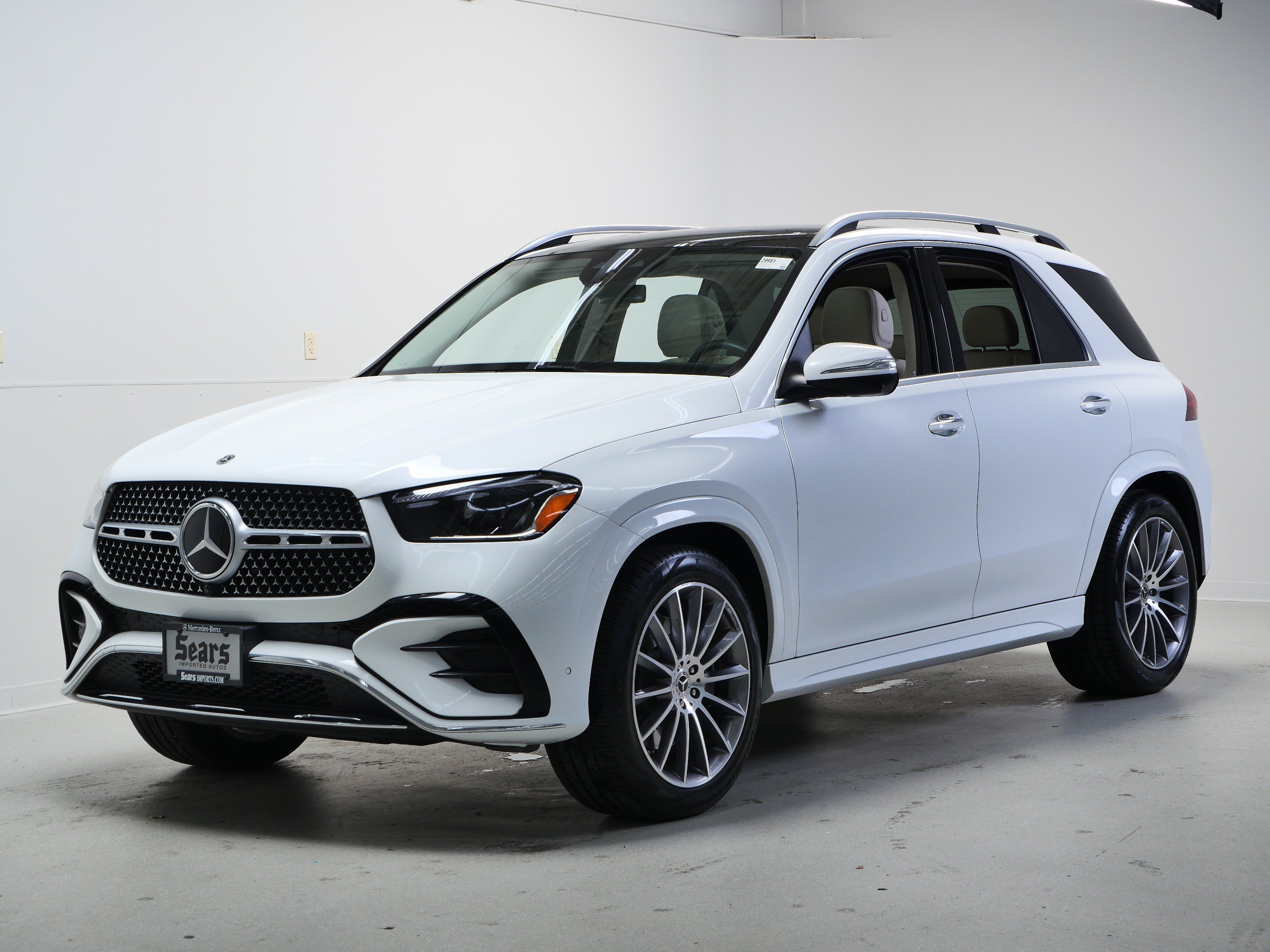 Certified Used 2025 MANUFAKTUR Moonlight White Metallic Mercedes-Benz GLE 350 image 11