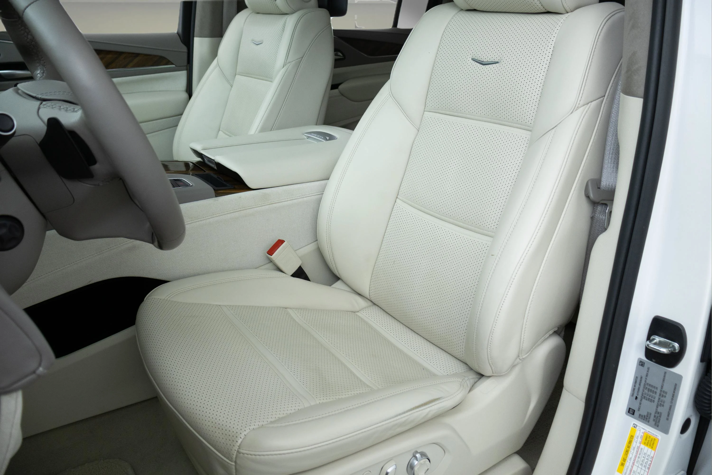 Used 2024 Crystal White Tricoat Cadillac 4WD Sport Platinum image 13