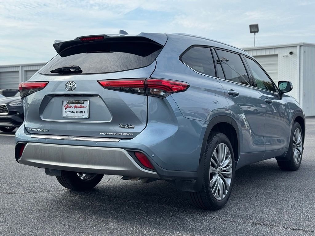 Used 2021  Toyota Platinum image 13