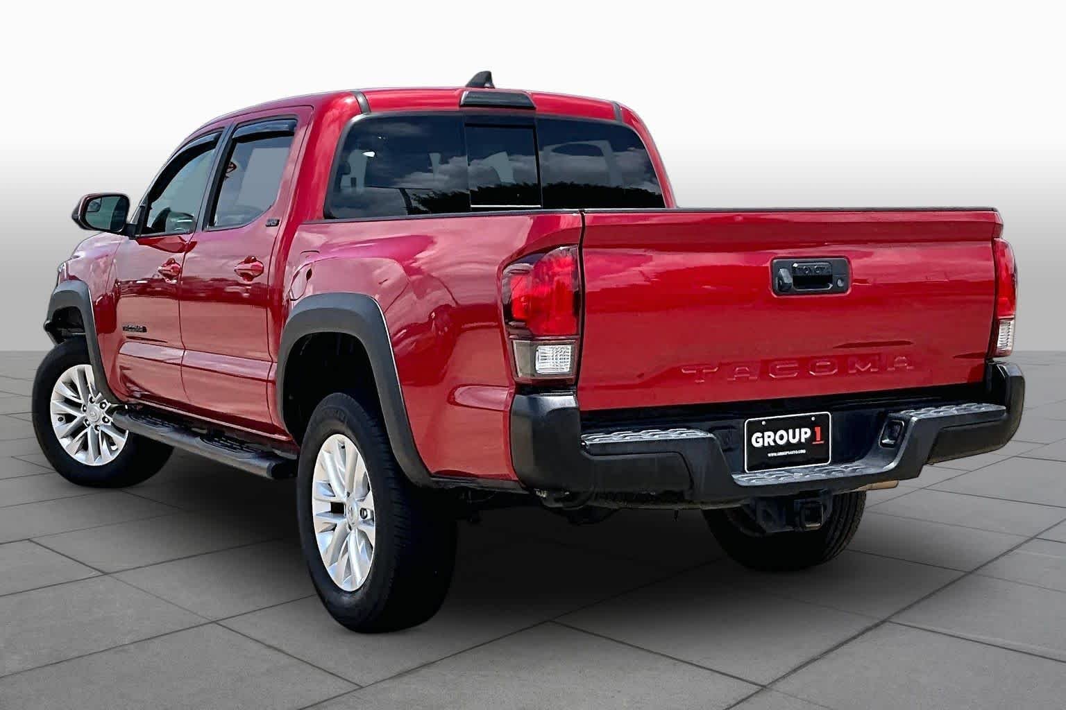 Used 2020 Barcelona Red Metallic Toyota SR5 image 12