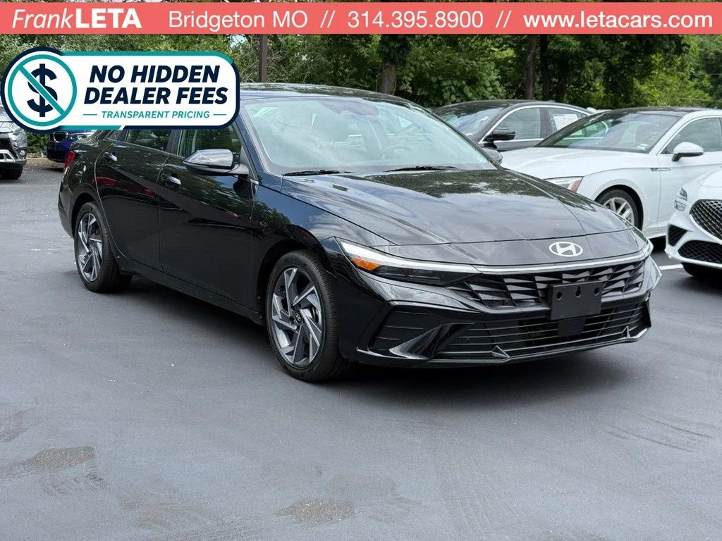 Used 2025 Black Hyundai Limited image 1