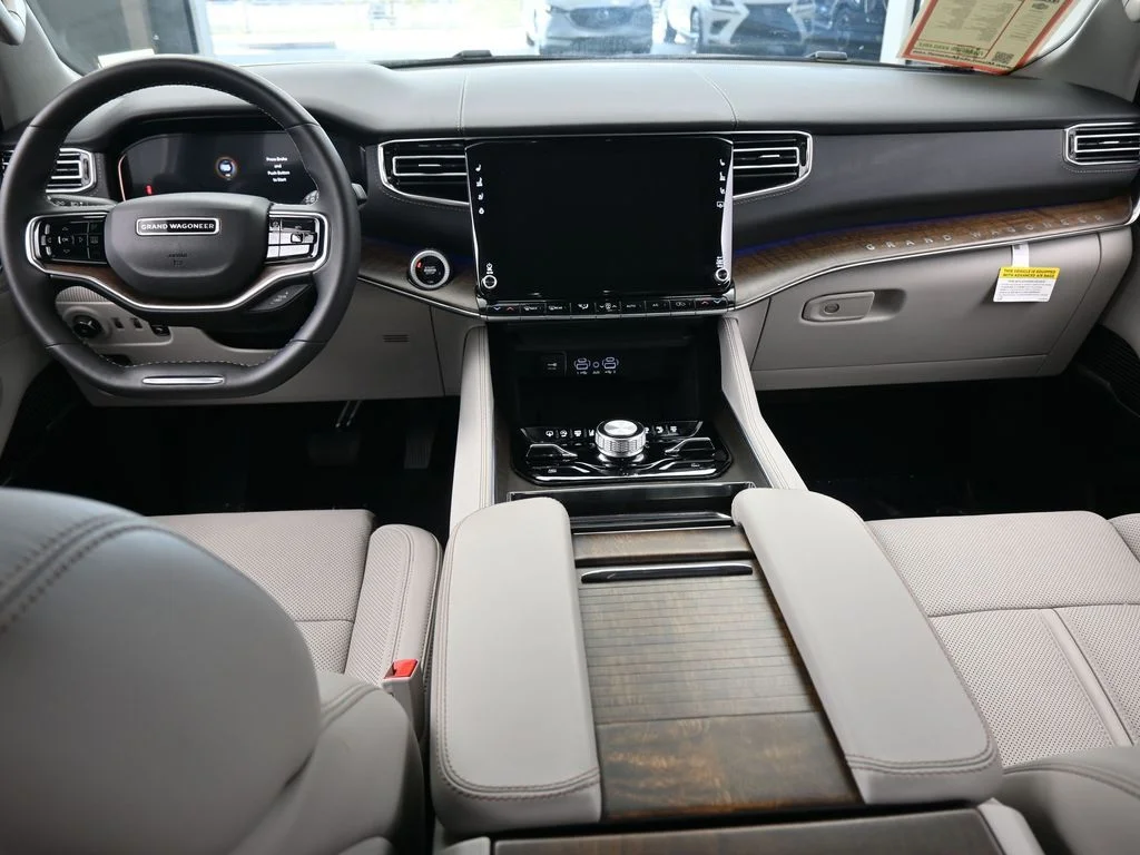 Used 2024 Diamond Black Crystal Pearlcoat Jeep Base image 49