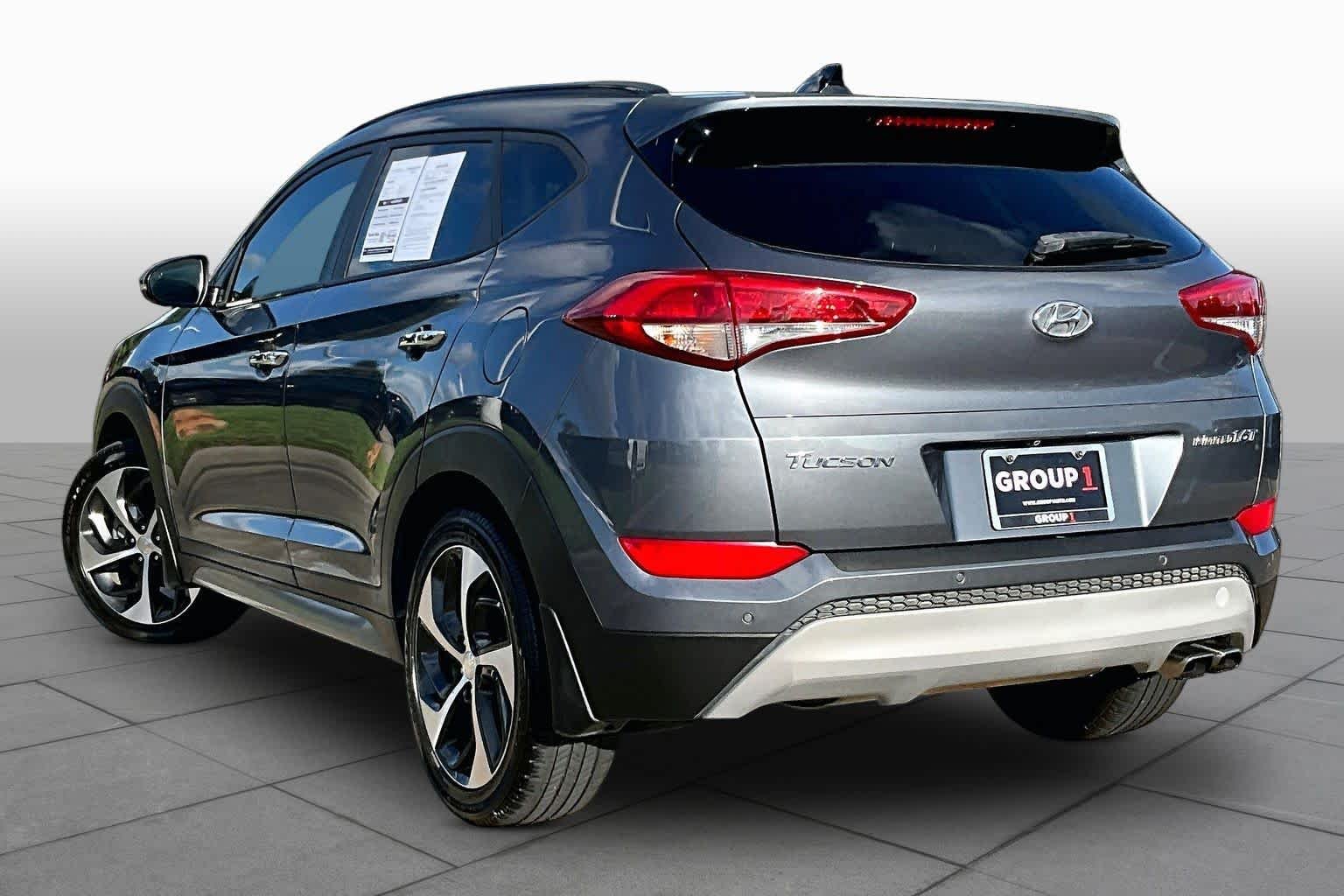 Used 2017 Coliseum Gray Hyundai Limited image 11