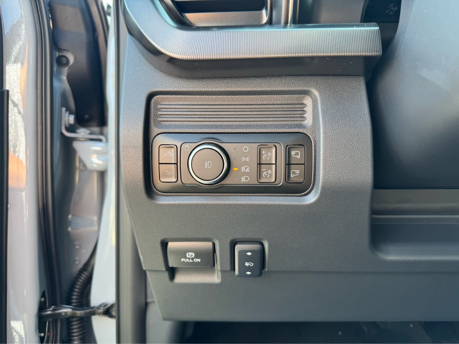 New 2026 Glacier Gray Metallic Tri-Coat Ford Platinum image 15
