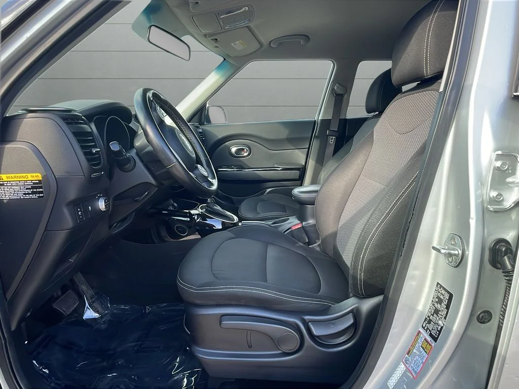 Used 2017 Silver Kia Plus image 10