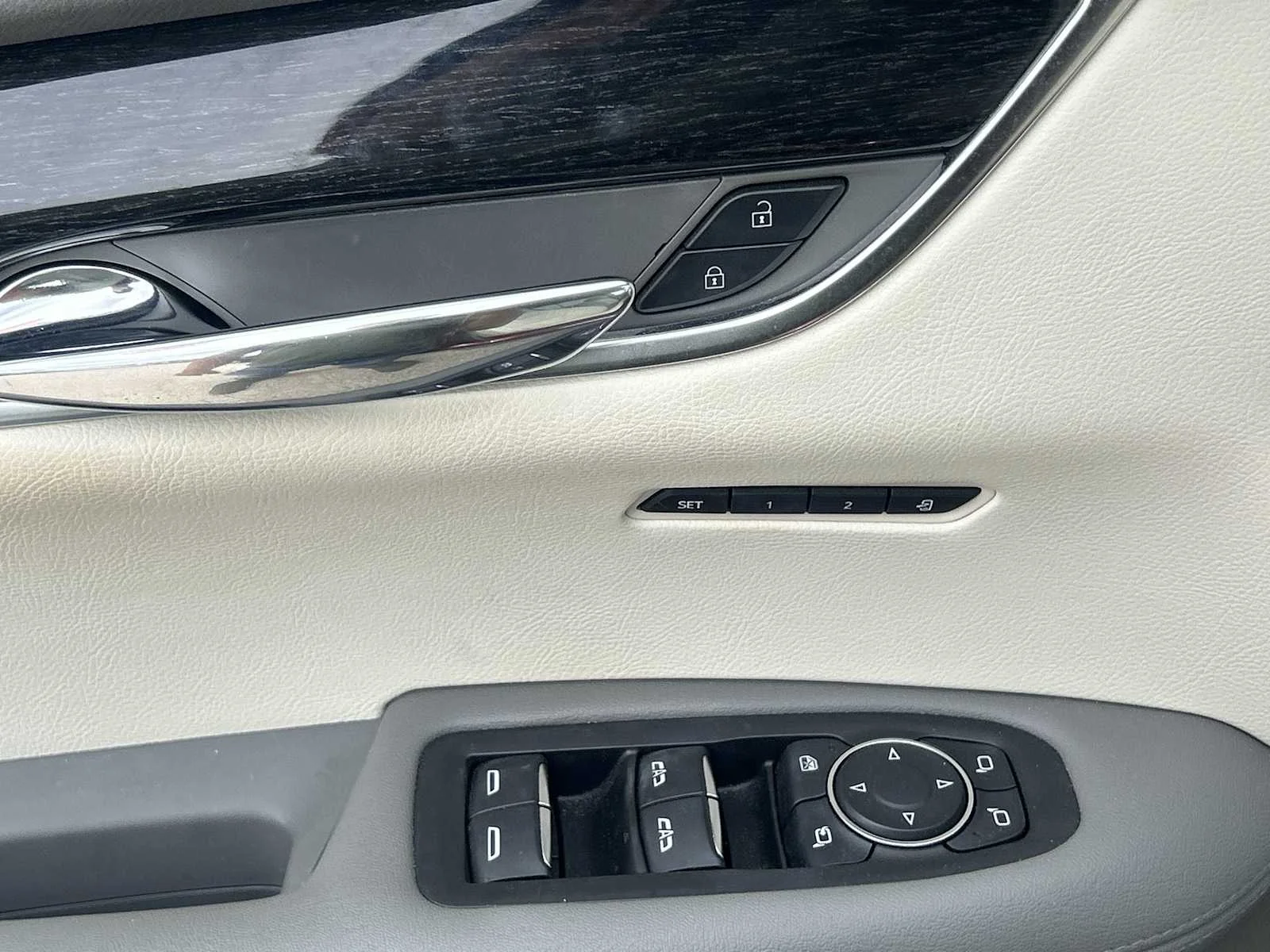 Used 2021 INFRARED TINTCOAT Cadillac Premium Luxury image 24