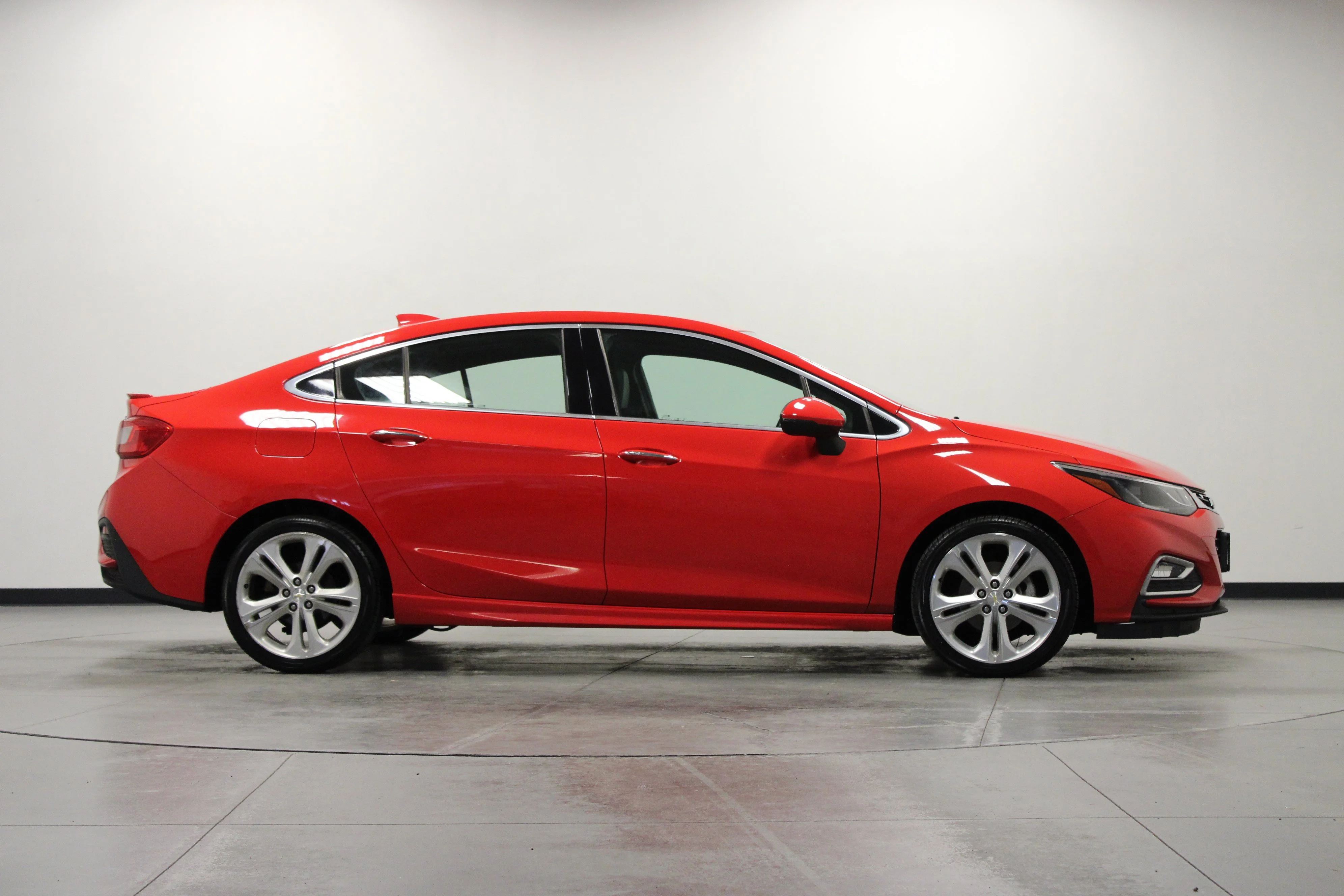 Used 2016 RED HOT Chevrolet Premier image 3