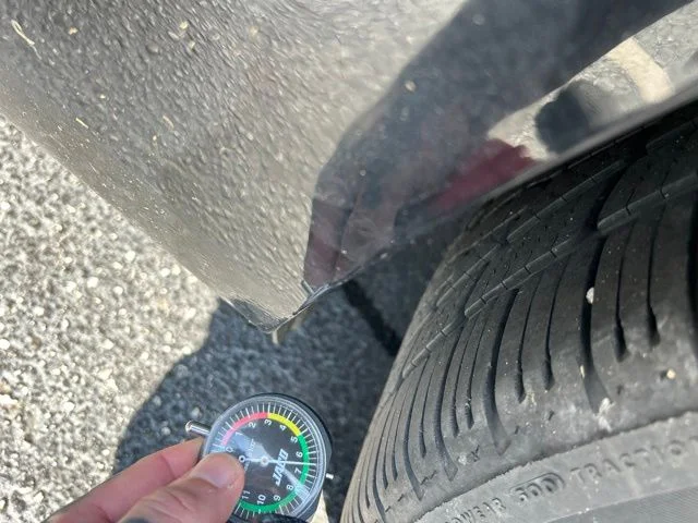 Used 2018 Black Buick Essence image 5