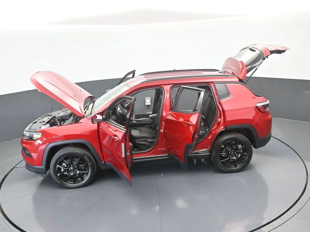 New 2026 Red Hot Pearlcoat Jeep Latitude image 58