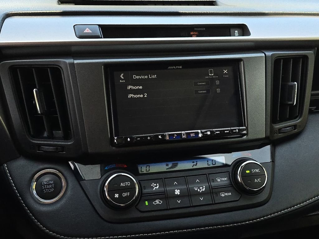Used 2016  Toyota XLE image 28
