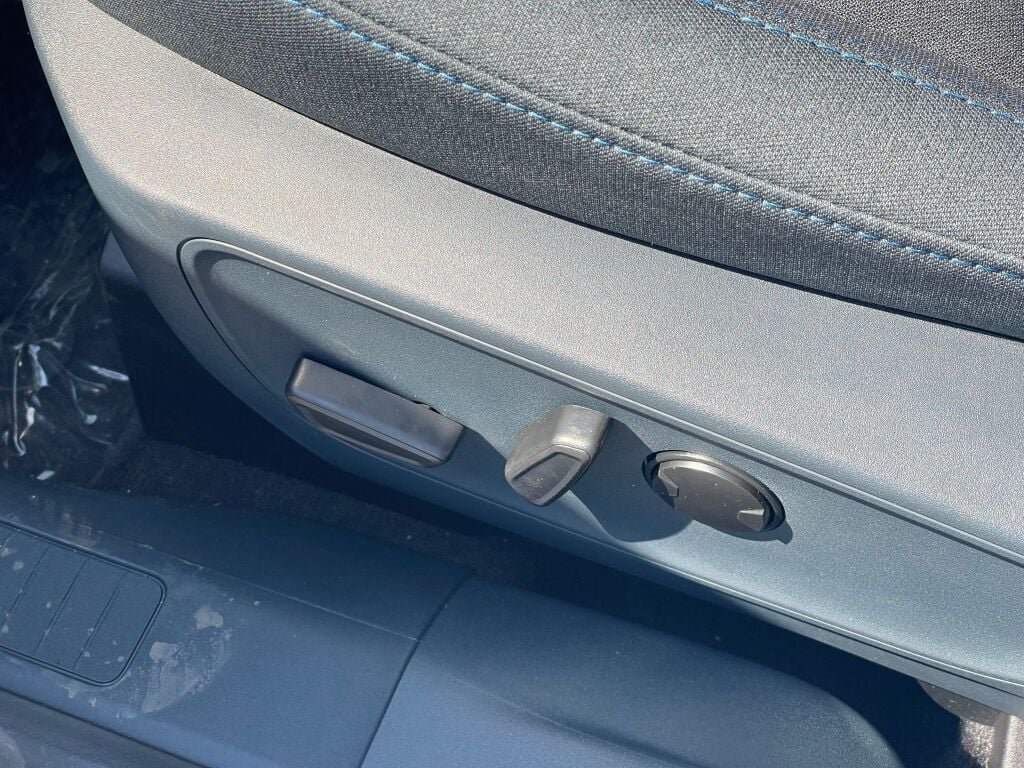 New 2026 E7/Blue Ford XLT image 8