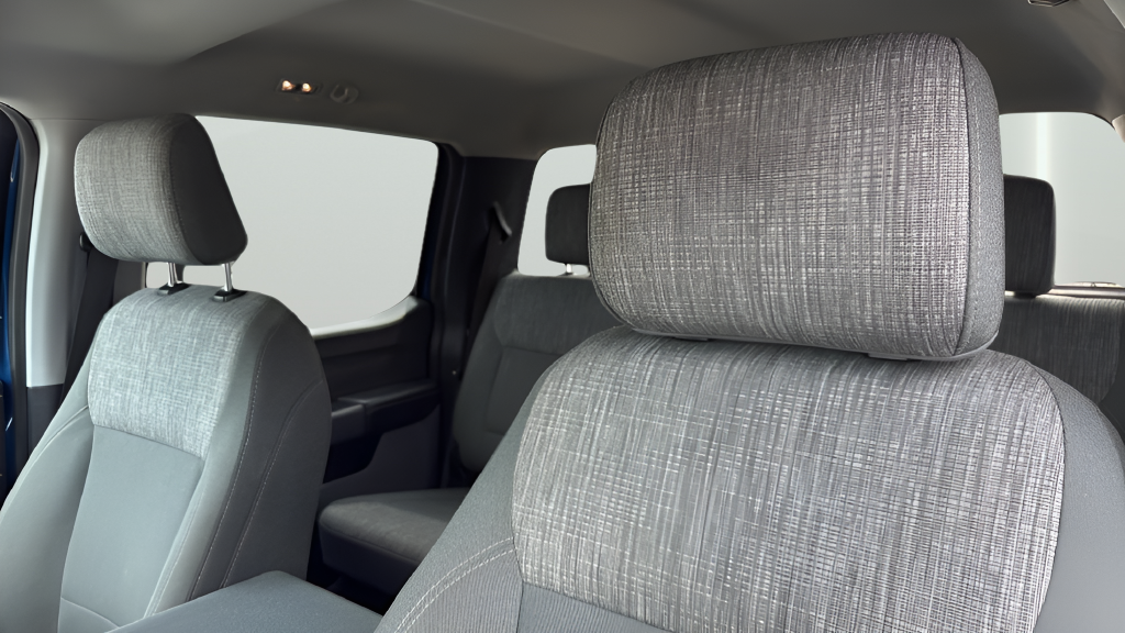 Used 2023 Blue Ford XLT image 9