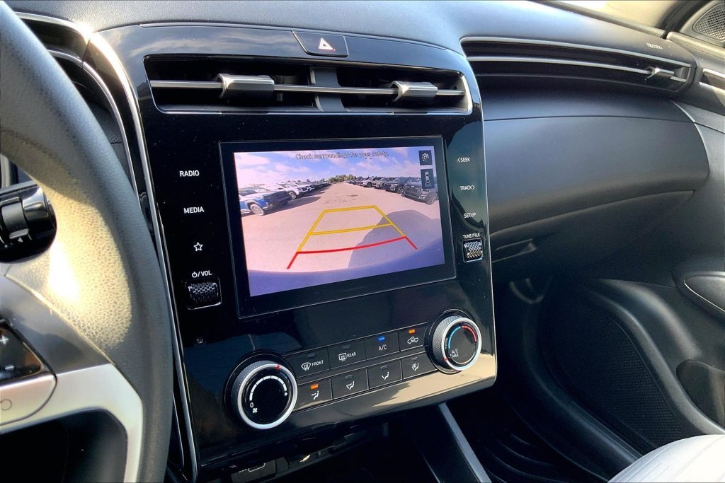 Used 2022 Green Hyundai SEL image 14