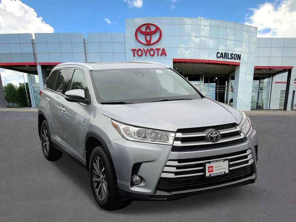 Certified 2019 Toyota Highlander XLE with VIN 5TDJZRFHXKS565593 for sale in Minneapolis, Minnesota