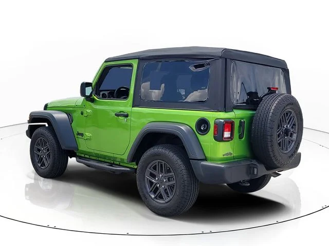 Used 2025 Green Jeep Sport S image 7
