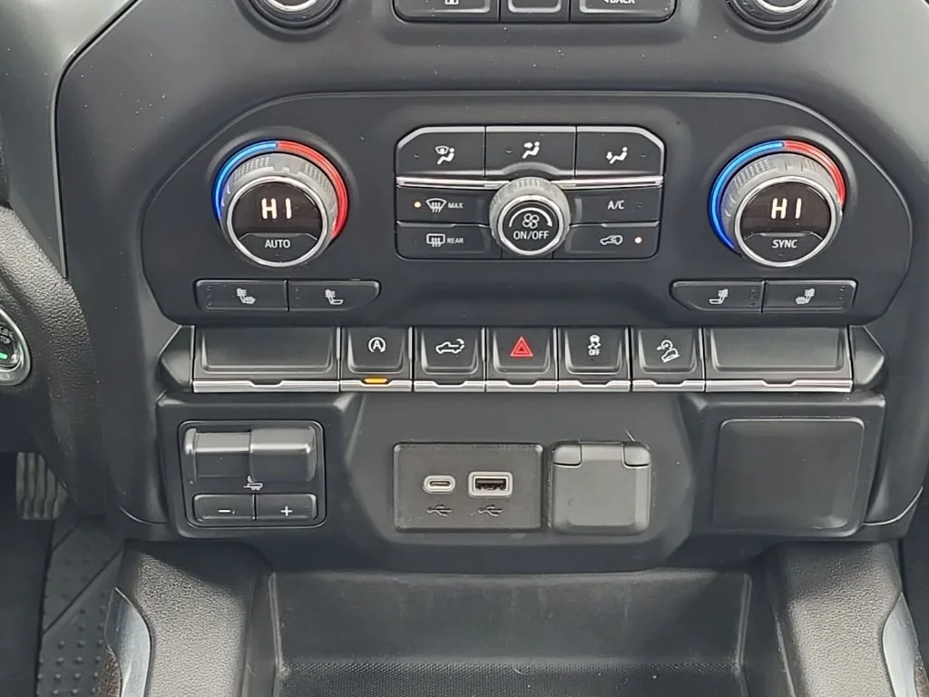 2019 Chevrolet Silverado 1500 RST - Photo 16