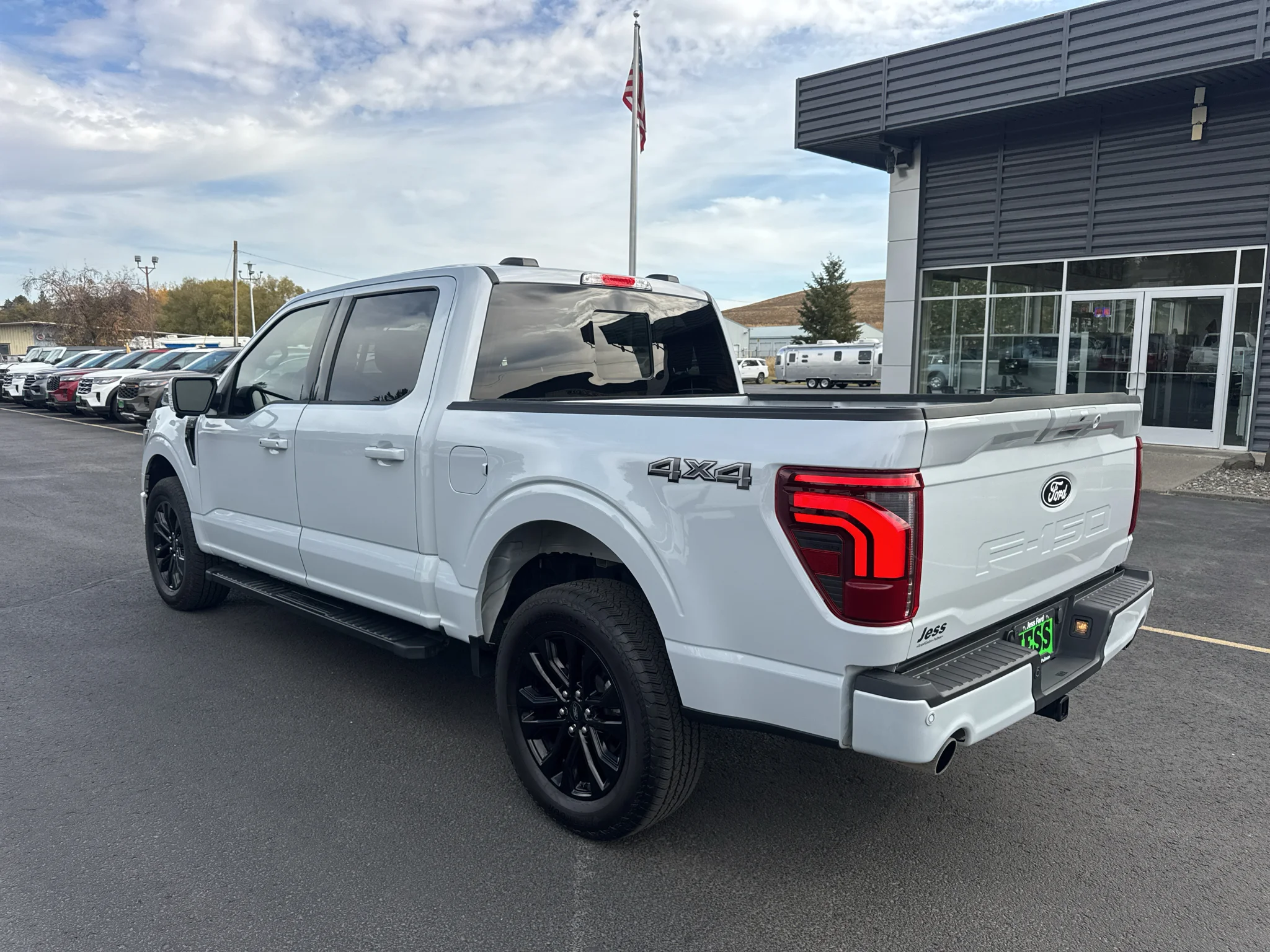 Certified Used 2025 Space White Metallic Ford LARIAT image 4