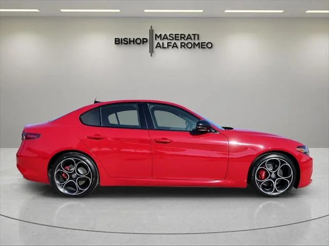 New 2025 Alfa Rosso (Red) Exterior Paint Alfa Romeo  image 8