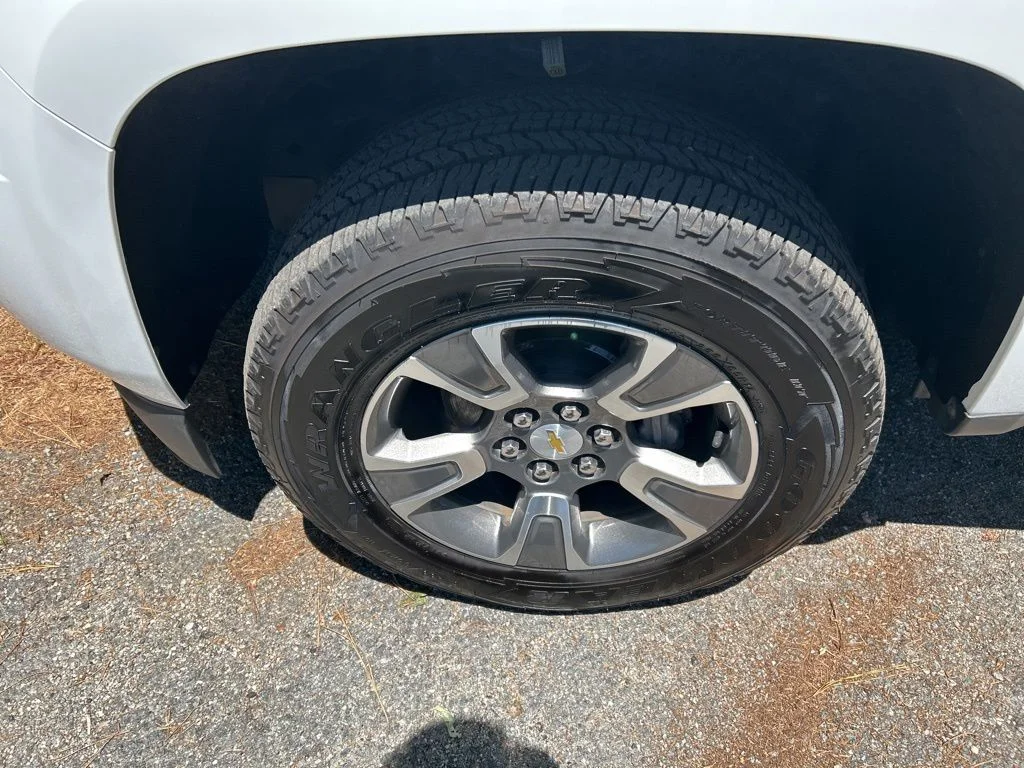 Used 2020 White Chevrolet Z71 image 11