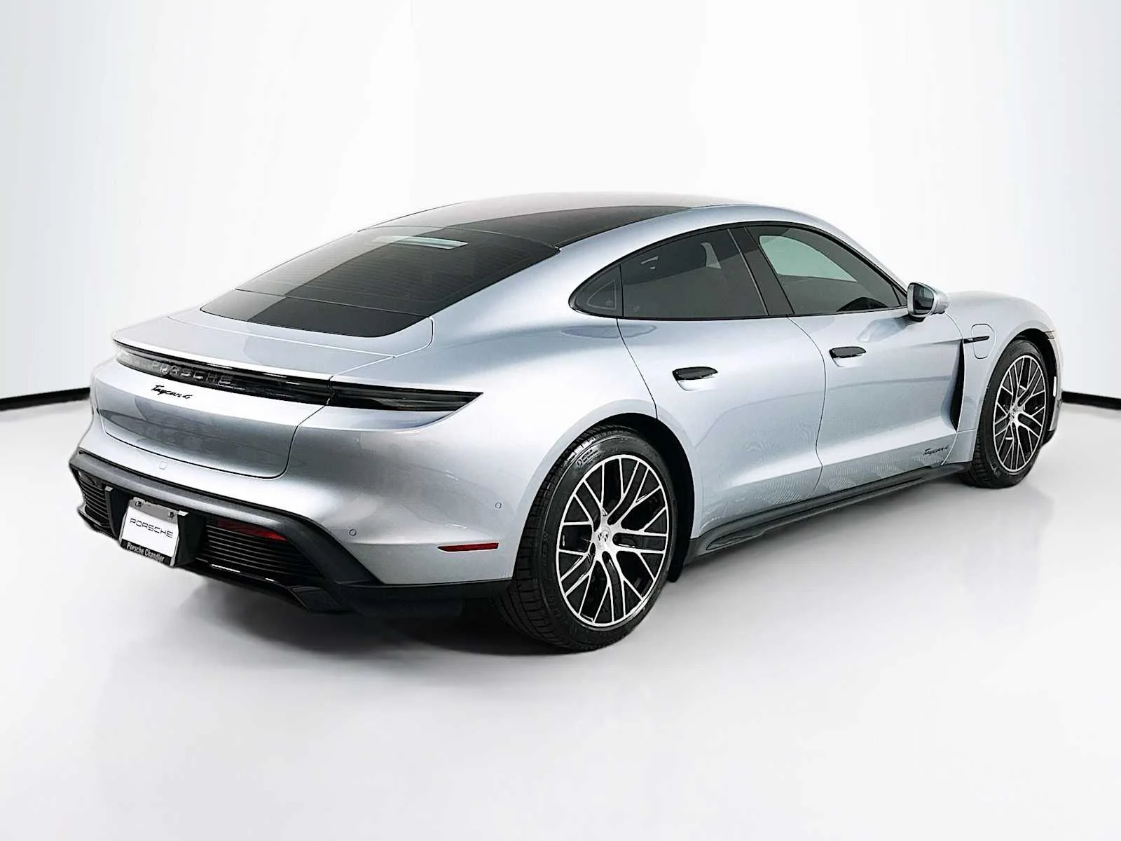 2025 Porsche Taycan Base - Photo 9