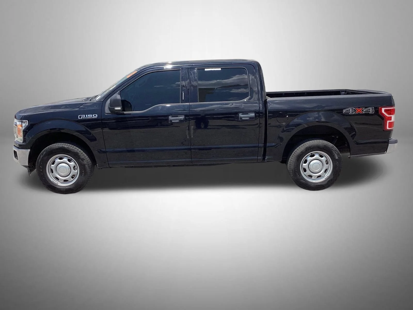 Used 2018 Black Ford XL image 2