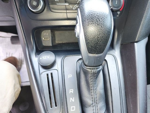 Used 2018 Oxford White Ford S image 25