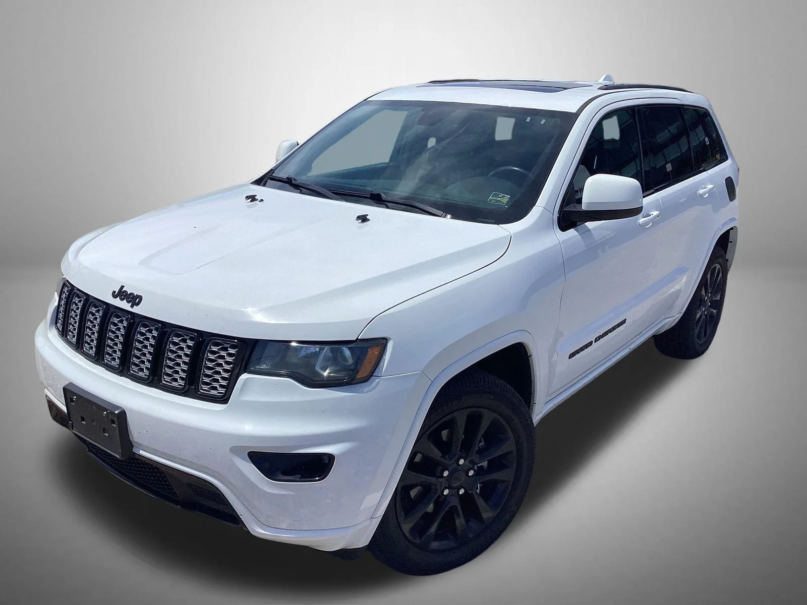 Used 2018 White Jeep Altitude image 1