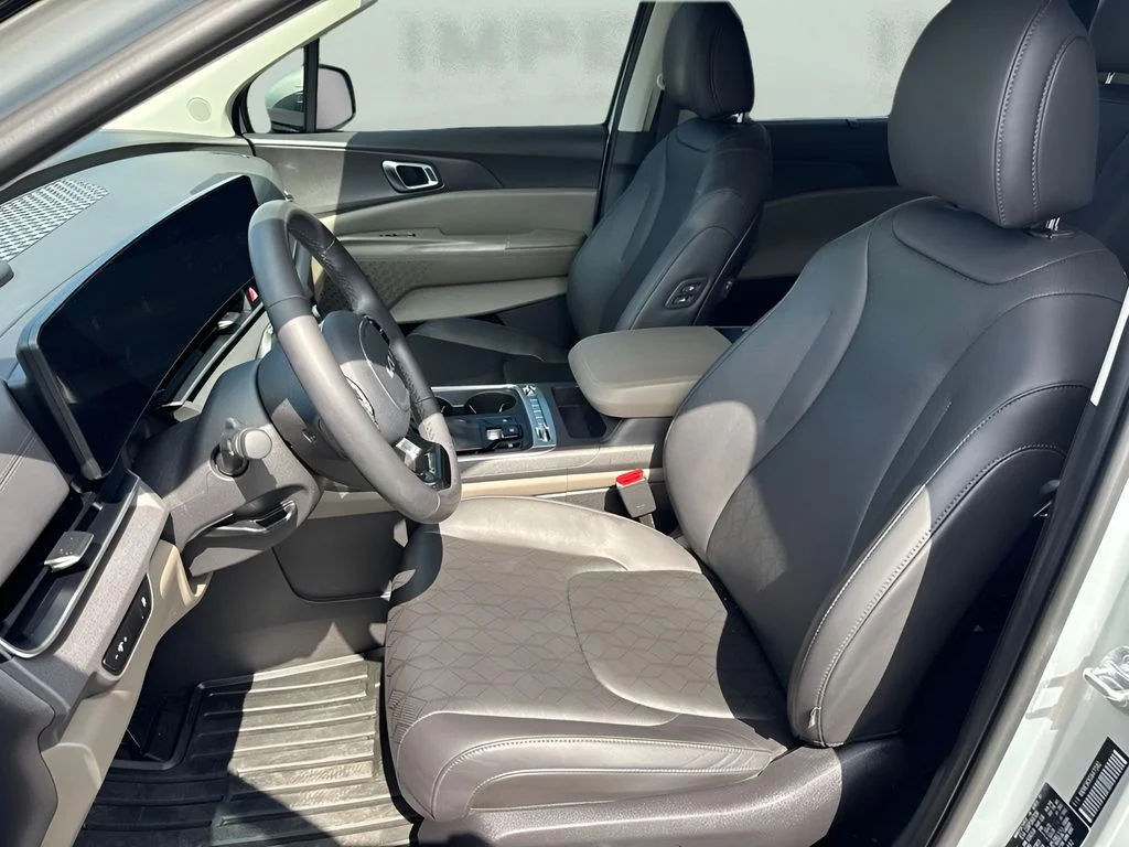 Used 2025 White Kia SX image 9