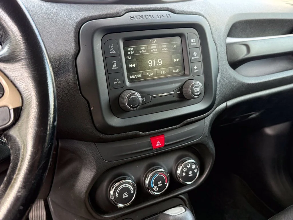 Used 2017 Alpine White Jeep Latitude image 15