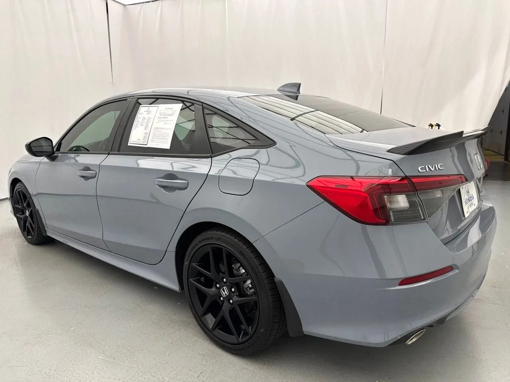 Used 2023  Honda Si image 5