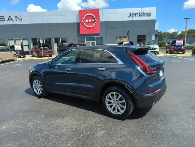 Used 2019 Blue Cadillac Luxury image 9