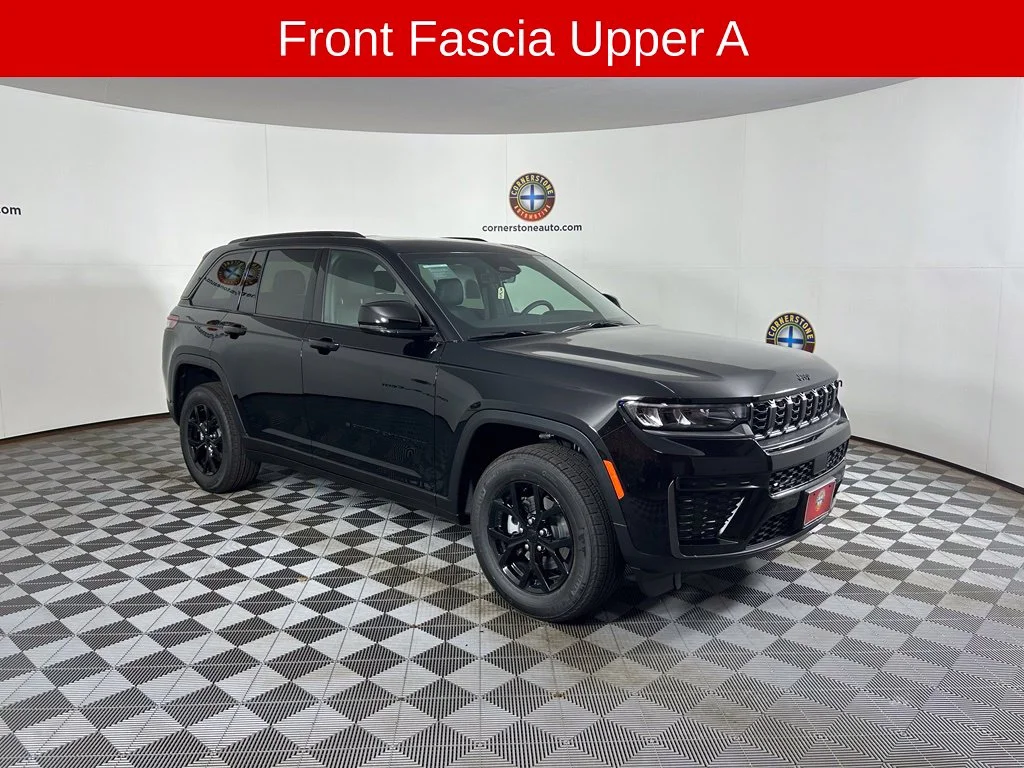 New 2026 Diamond Black Crystal Pearl-Coat Exterior Paint Jeep Altitude image 15