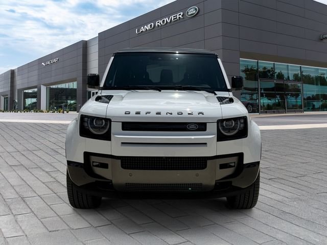 Certified Used 2026 White Land Rover V8 image 8